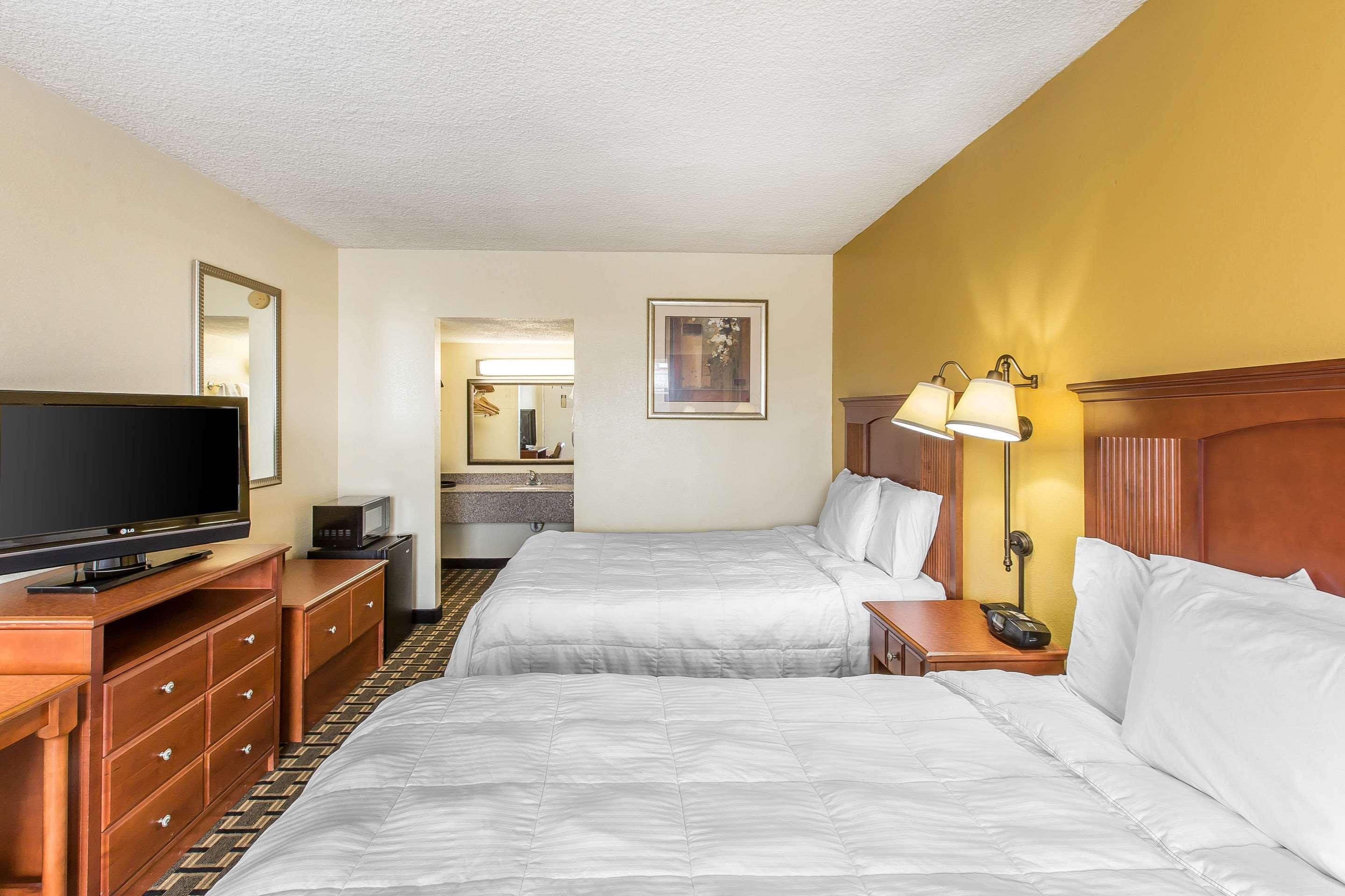 Econo Lodge Byron Extérieur photo