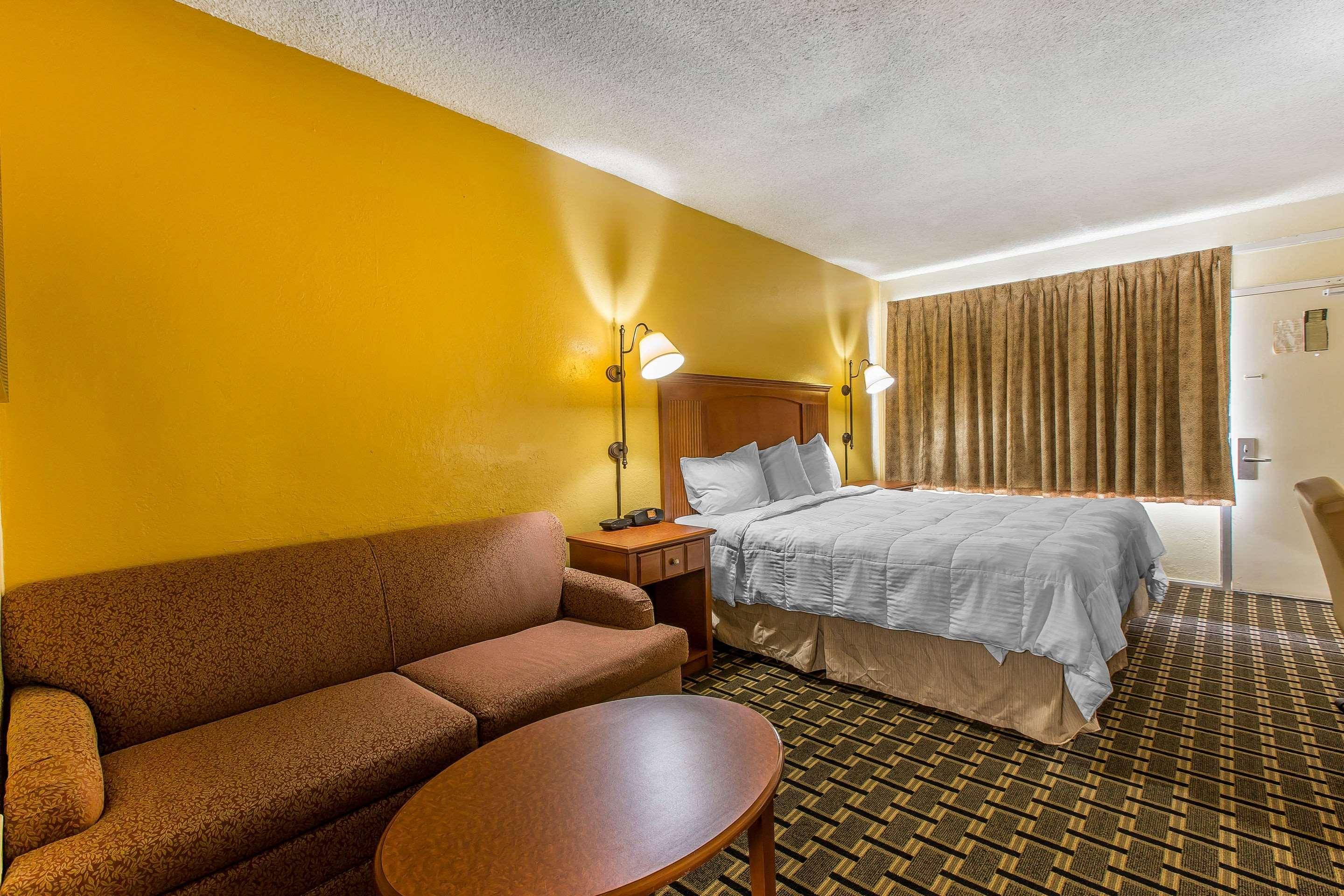 Econo Lodge Byron Extérieur photo