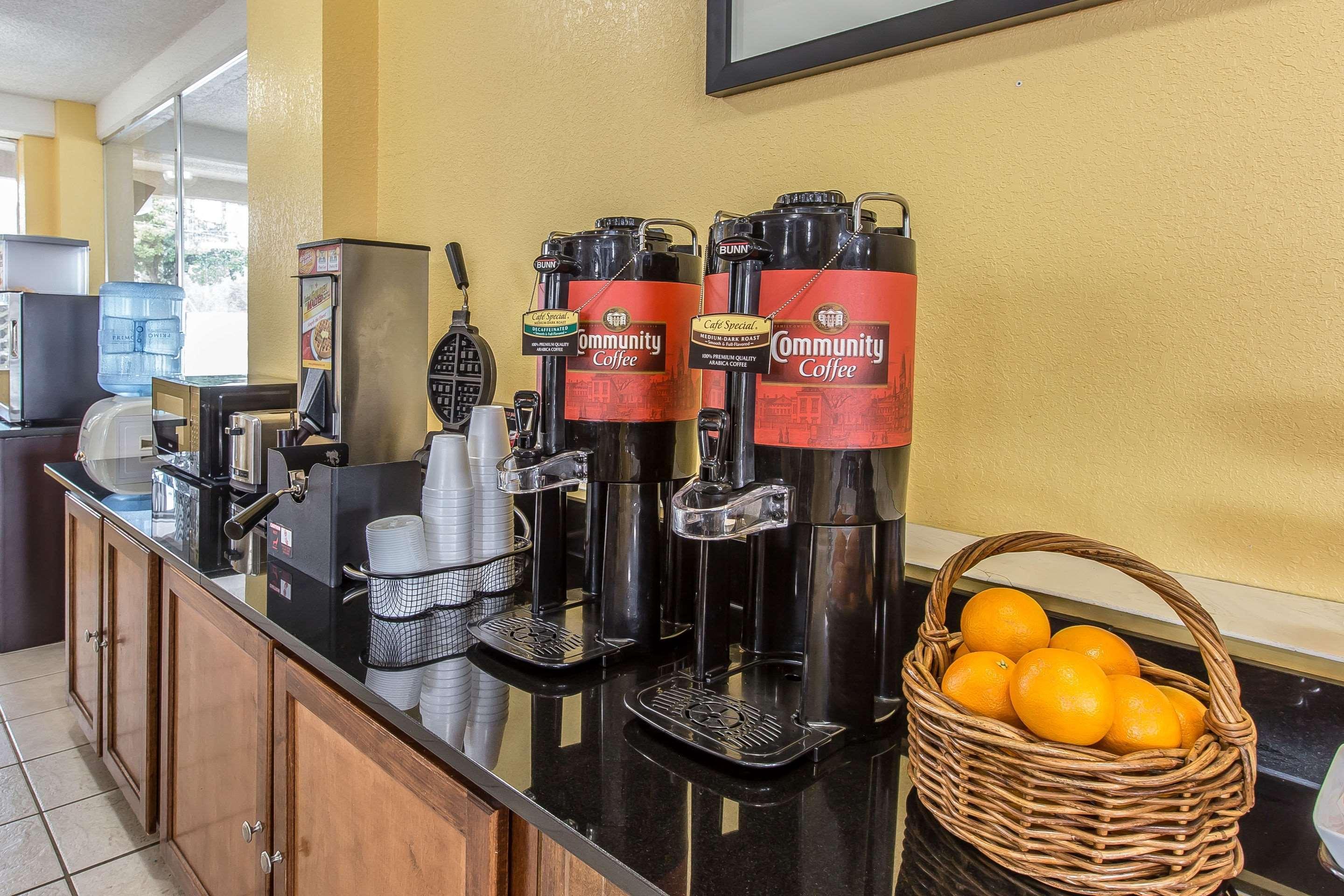 Econo Lodge Byron Extérieur photo