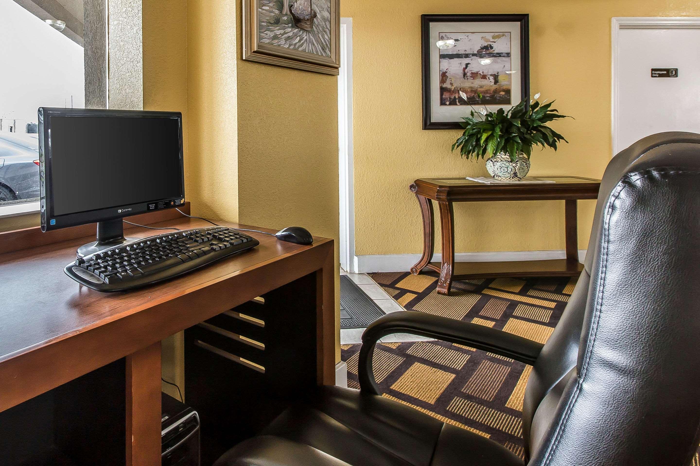 Econo Lodge Byron Extérieur photo