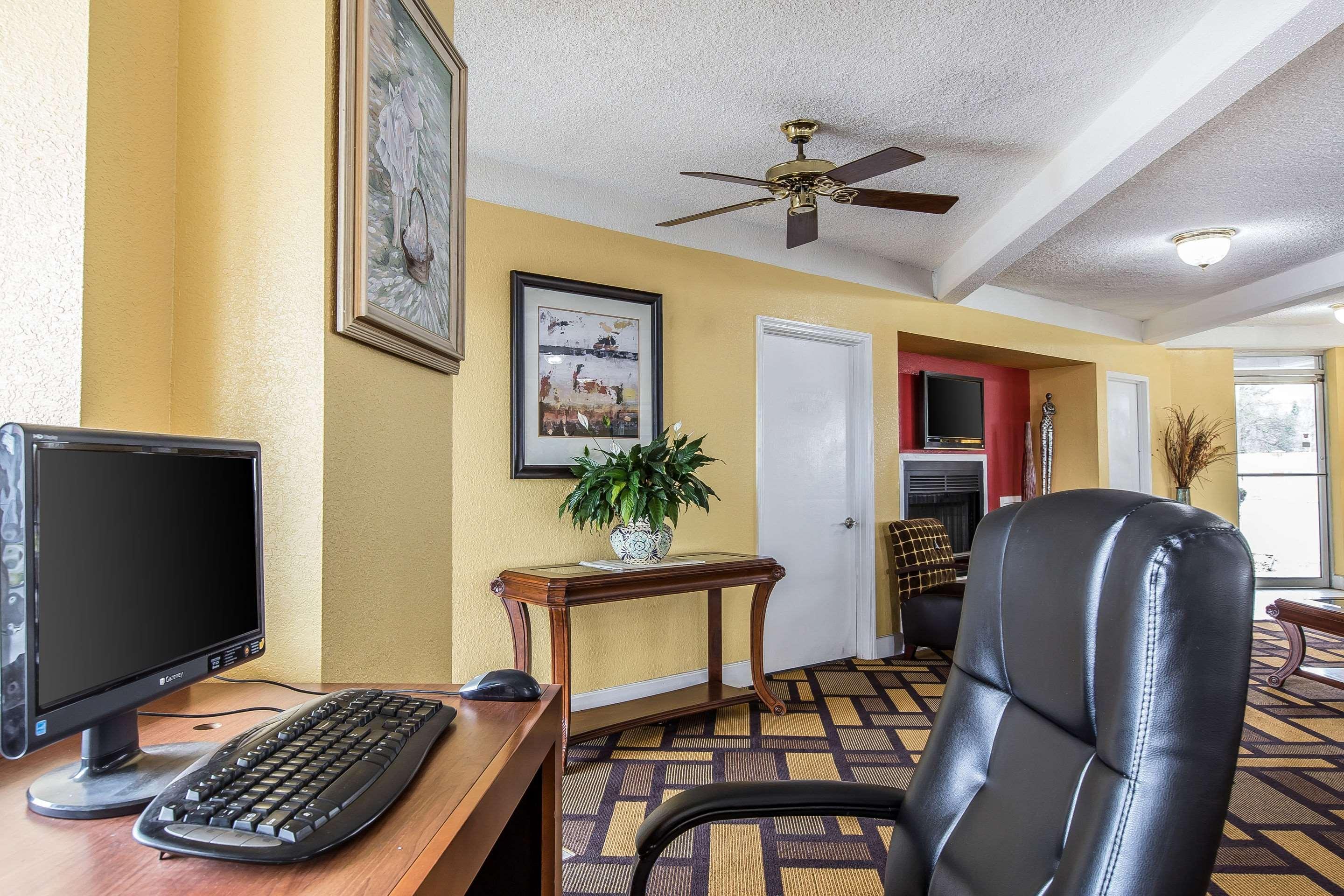 Econo Lodge Byron Extérieur photo