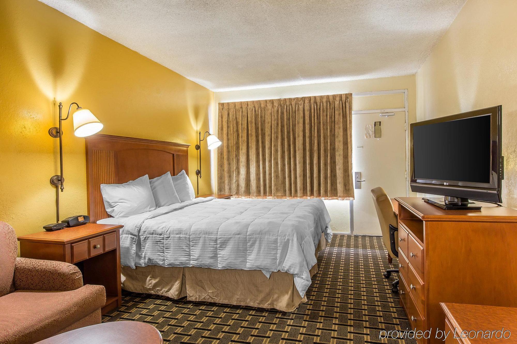 Econo Lodge Byron Extérieur photo